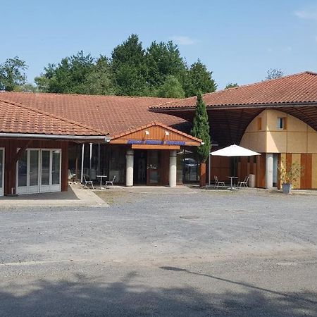 Hotel Eco Logis Espace Bellevue Séméac Exterior foto